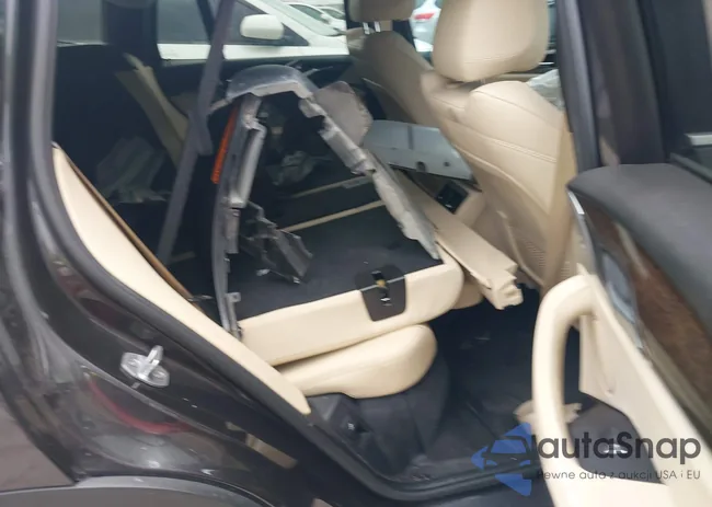 5UXTR7C50KLR52760: 44560559