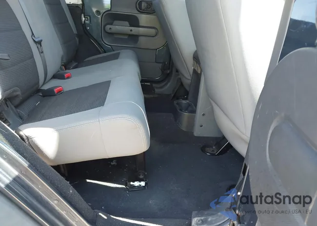 1J4GA39158L535824: 44560620