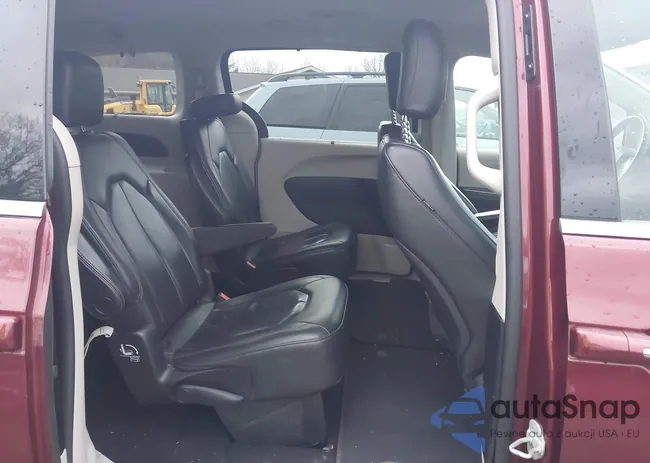 2C4RC1BG1KR626440: 44560687