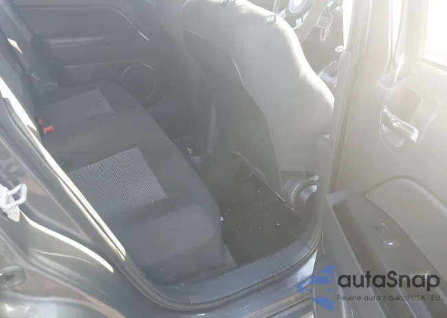 1C4NJPBA7GD812142: 44560848