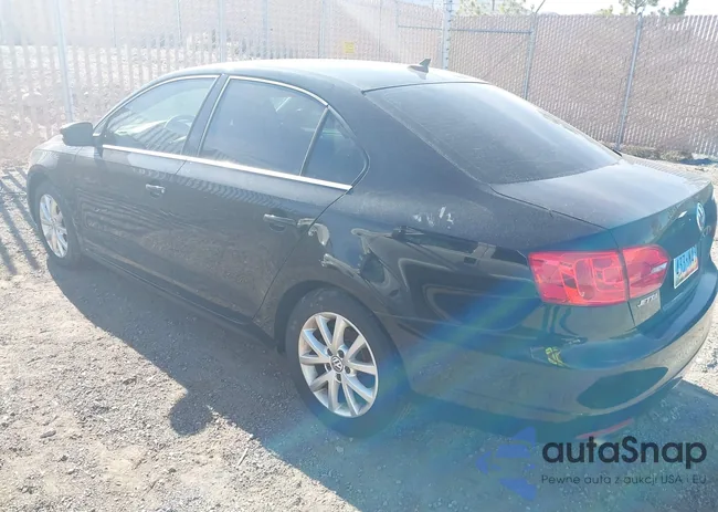 3VWD07AJ9EM371189: 44561086