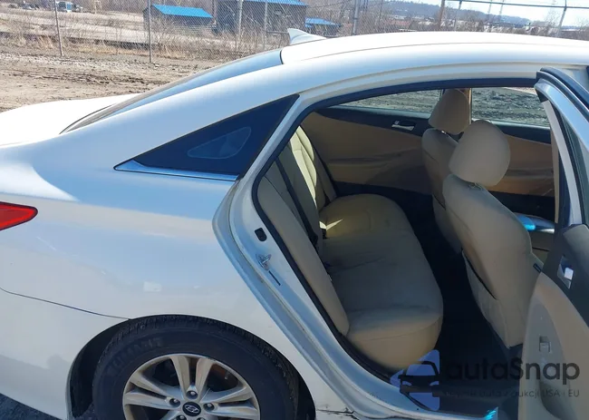 5NPEB4AC9EH893473: 44561102