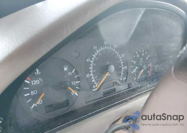 WDBHA24G6YA857124: 44560203