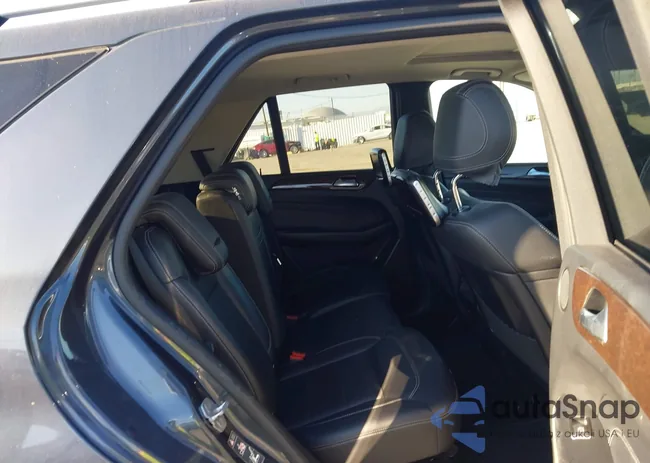 4JGDA5HB7CA021438: 44561551