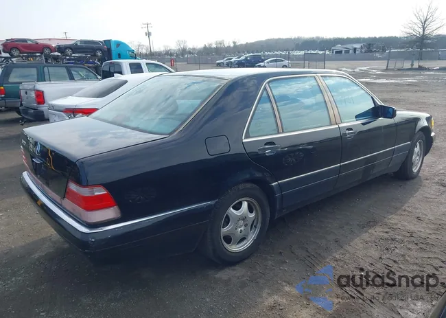 WDBGA33G1VA334740: 44561731