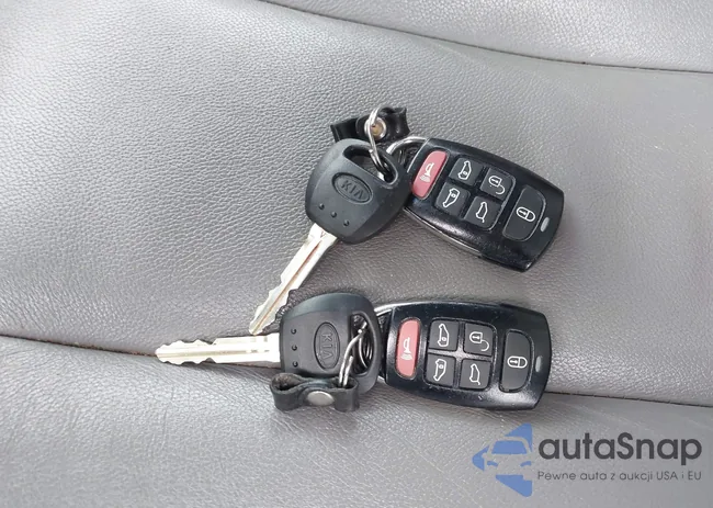 KNDMB233976174119: 44561827