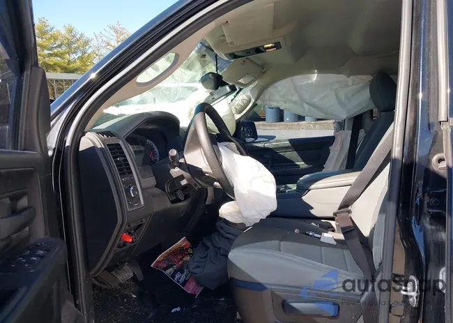 1C6RR7FT6ES220821: 44561880