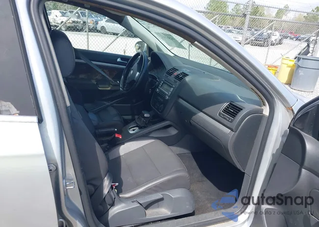 3VWRM71K38M175935: 44562002