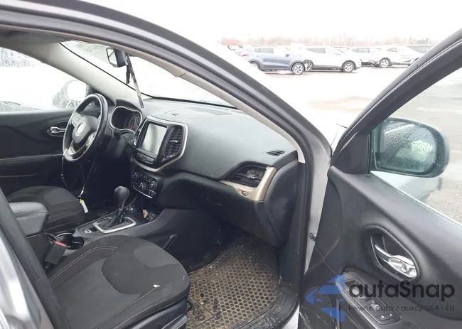 1C4PJMCS5HW529517: 44561145