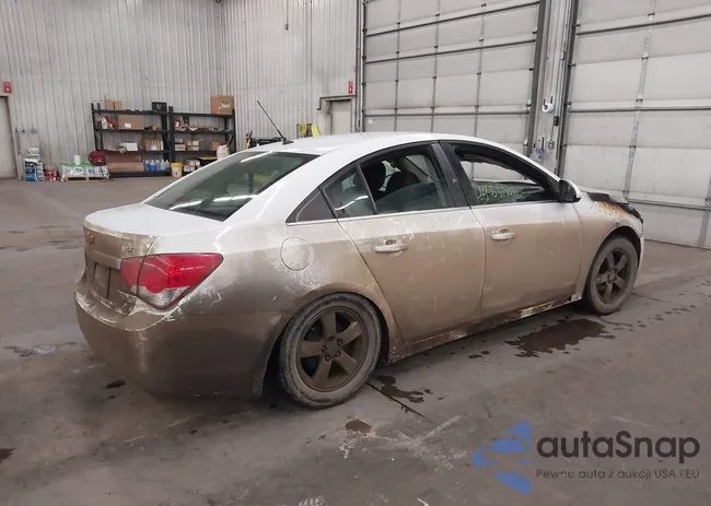 1G1PE5SC5C7335392: 44561406