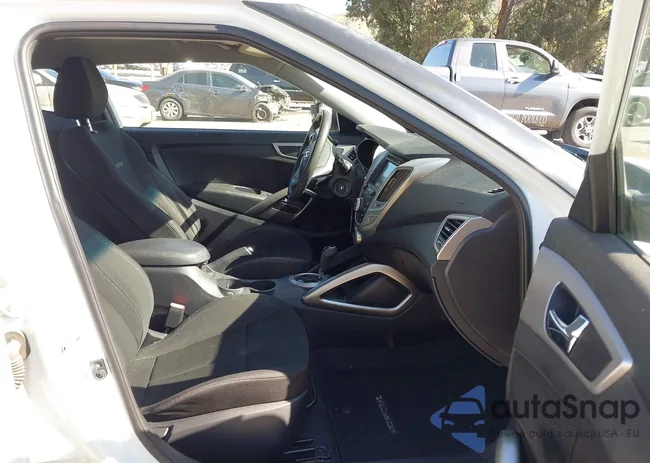 KMHTC6AD2GU282701: 44562823