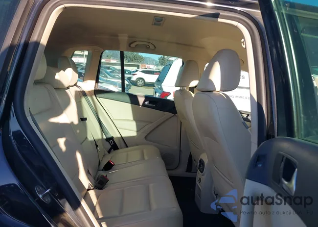 WVGAV7AX0CW582317: 44562879