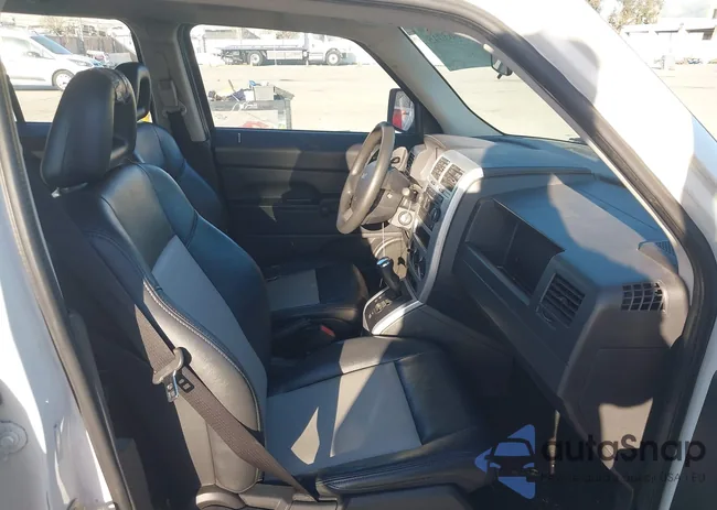 1J8FT28W68D602176: 44563045