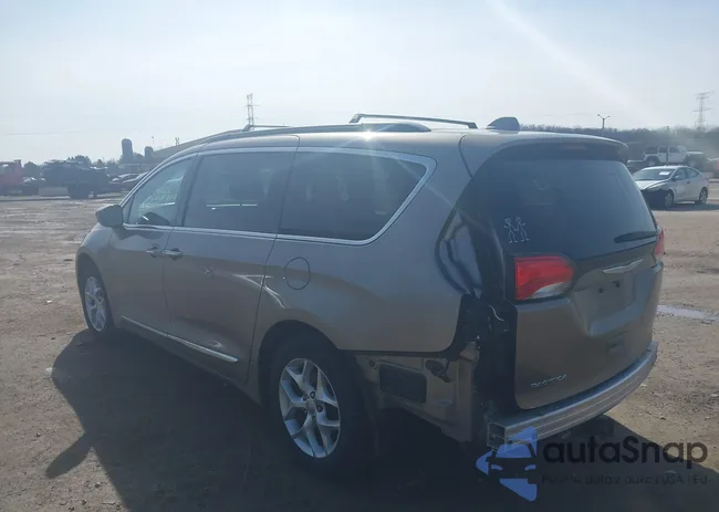 2C4RC1BGXHR684250: 44562341