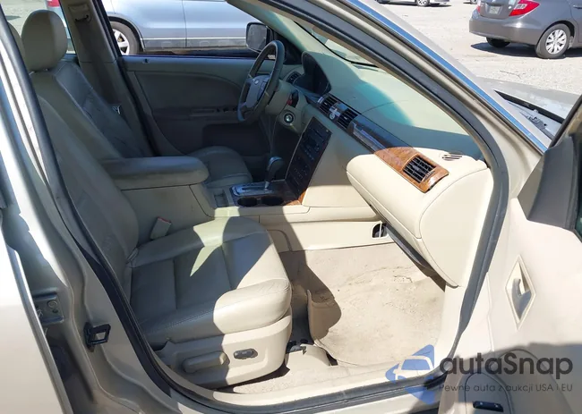 1FAHP24116G143686: 44563733