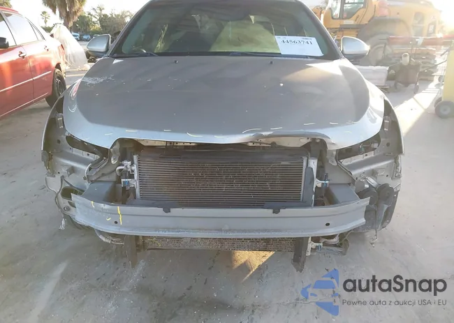 1G1PC5SB9E7421580: 44563741