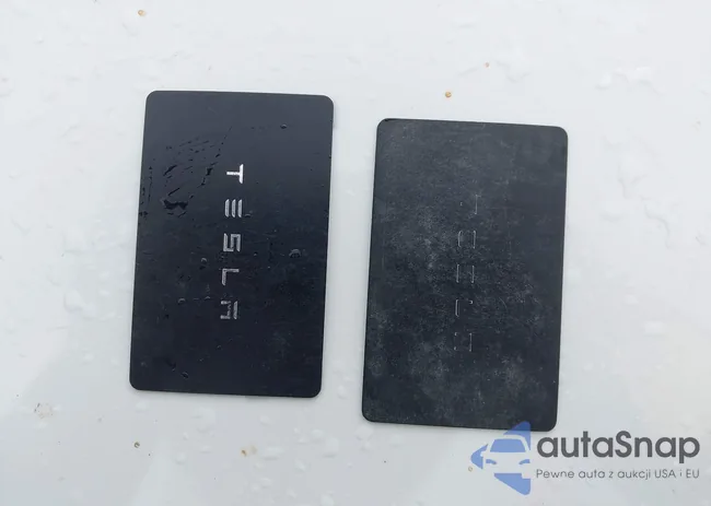 5YJYGDEE2MF218121: 44563810