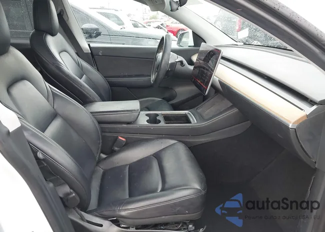 5YJYGDEE2MF218121: 44563810