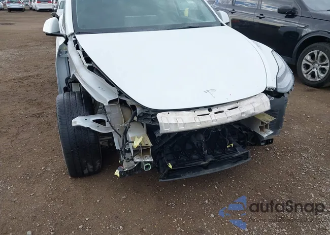 5YJYGDEE2MF218121: 44563810