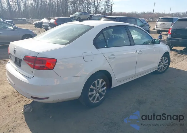 3VWD17AJ0FM352478: 44563139