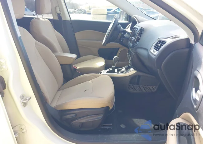 3C4NJDAB6JT413765: 44563518