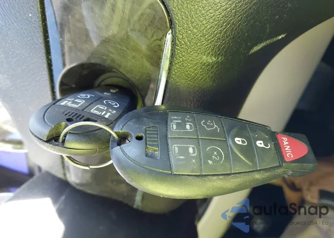 2C4RC1CG9FR521097: 44564822