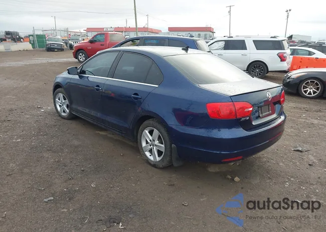 3VWLL7AJ5DM351796: 44564180