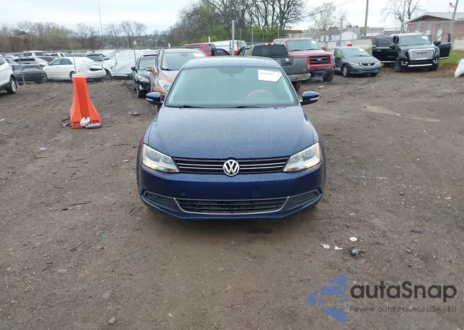 3VWLL7AJ5DM351796: 44564180