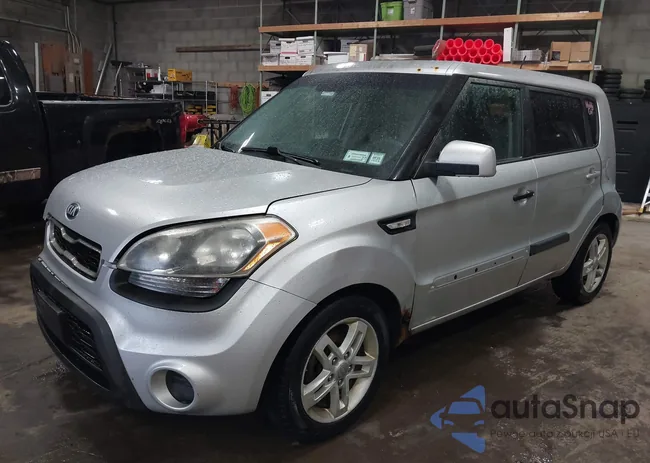 KNDJT2A52D7576932: 44564243