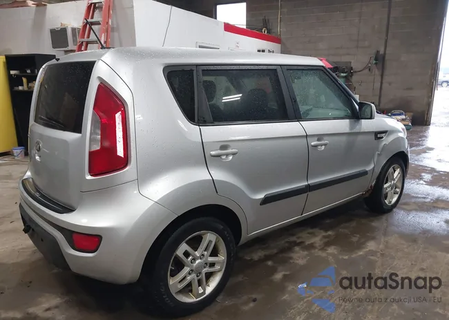 KNDJT2A52D7576932: 44564243