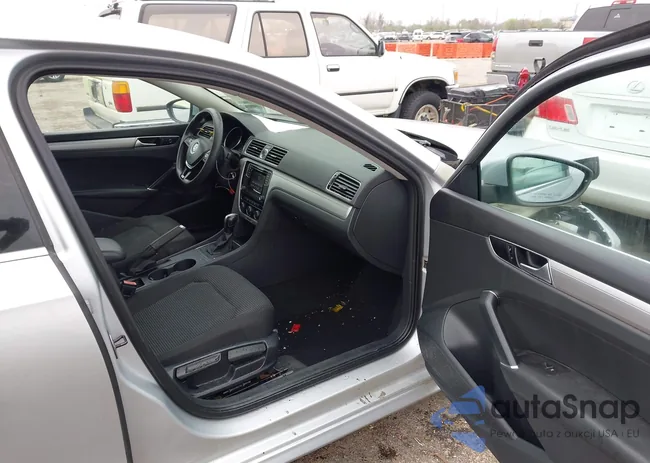 1VWAS7A35GC033856: 44564333