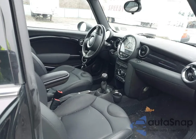 WMWSV3C5XBTY22791: 44565877