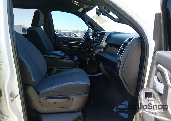 3C6UR5DL6RG343503: 44565998