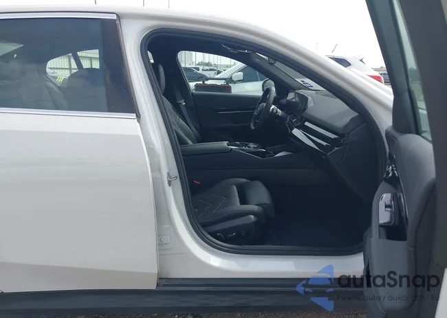 WBA43FJ0XTCV72932: 44566971