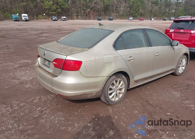 3VWD17AJXEM317946: 44568003