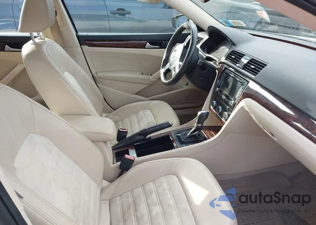 1VWCN7A32CC082779: 44568094