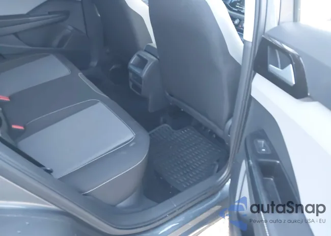 3VV8X7B26RM005687: 44567210