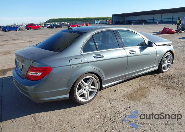 WDDGF4HB4CA613768: 44567257