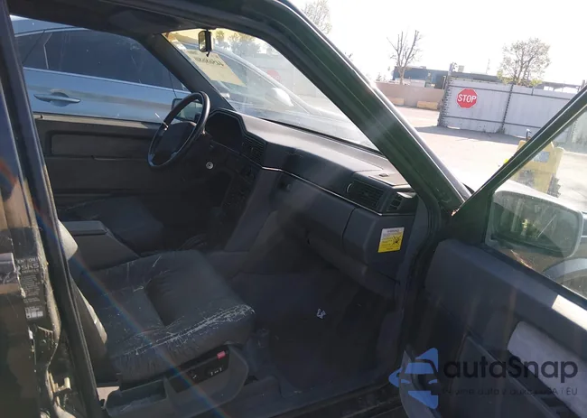 YV1KW9515P0011707: 44568680