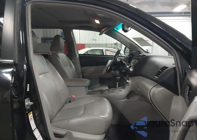 5TDBK3EH2CS112593: 44568818