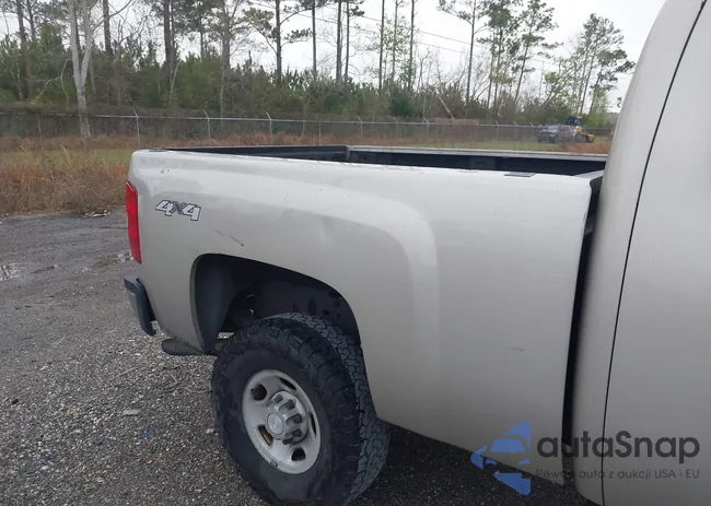 1GCHK49K79E123500: 44568127