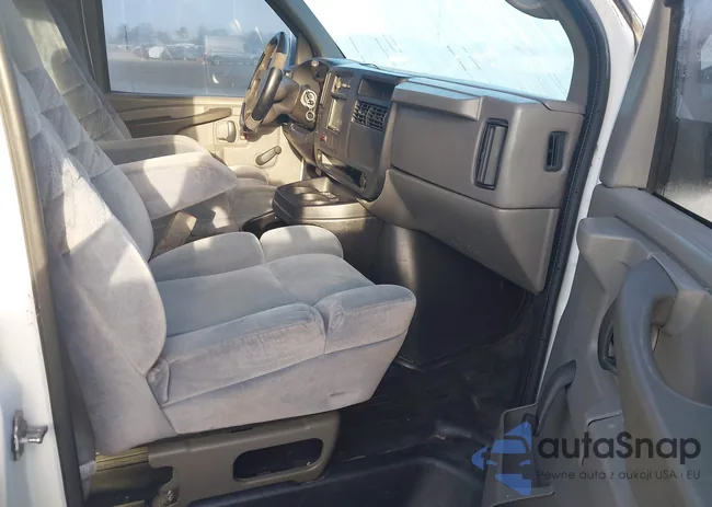 1GCFG15X241171396: 44568174