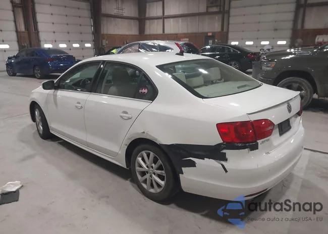 3VWDP7AJ2DM201038: 44569538