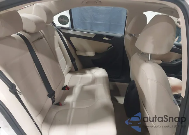 3VWDP7AJ2DM201038: 44569538