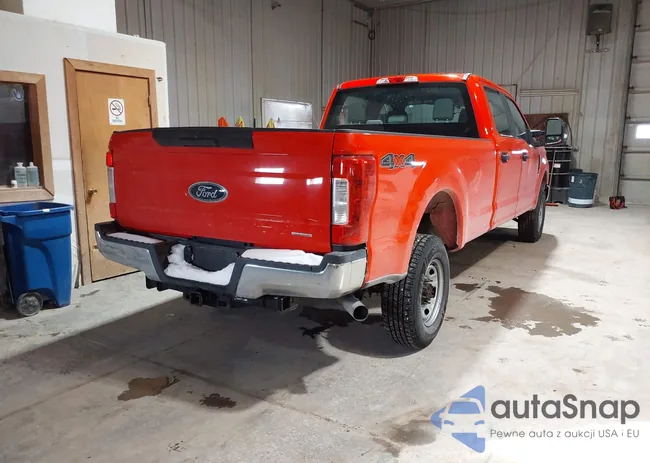 1FT7W2B62JEC83841: 44569558