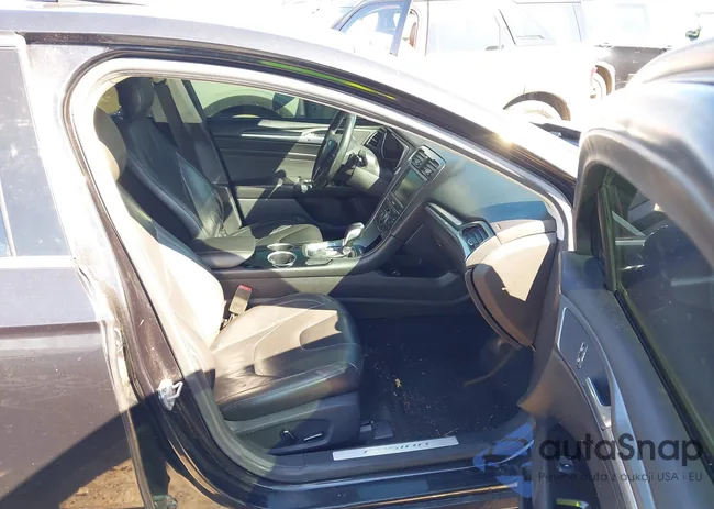 3FA6P0K93DR106942: 44569622