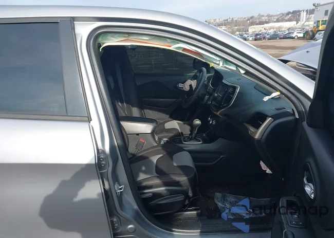 1C4PJMAB9EW166539: 44569746