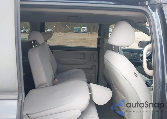 KNDMB5C16H6231684: 44569853