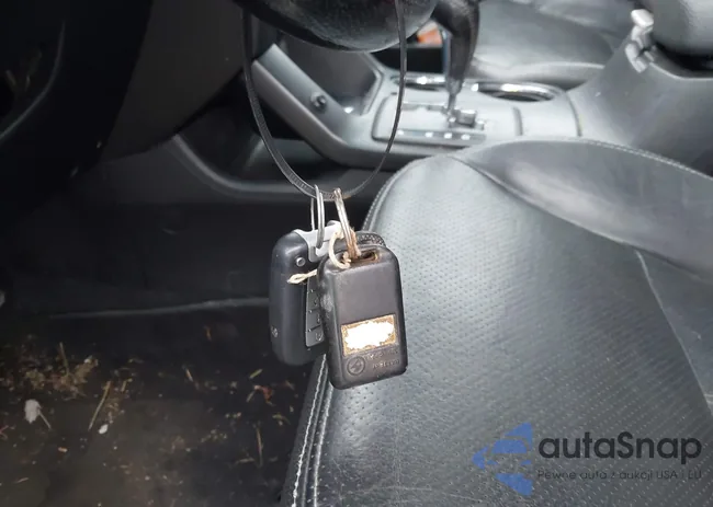 5XYKW4A2XBG127107: 44570012