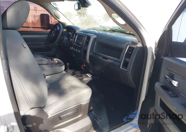 3C6LR5AT2HG771275: 44569119